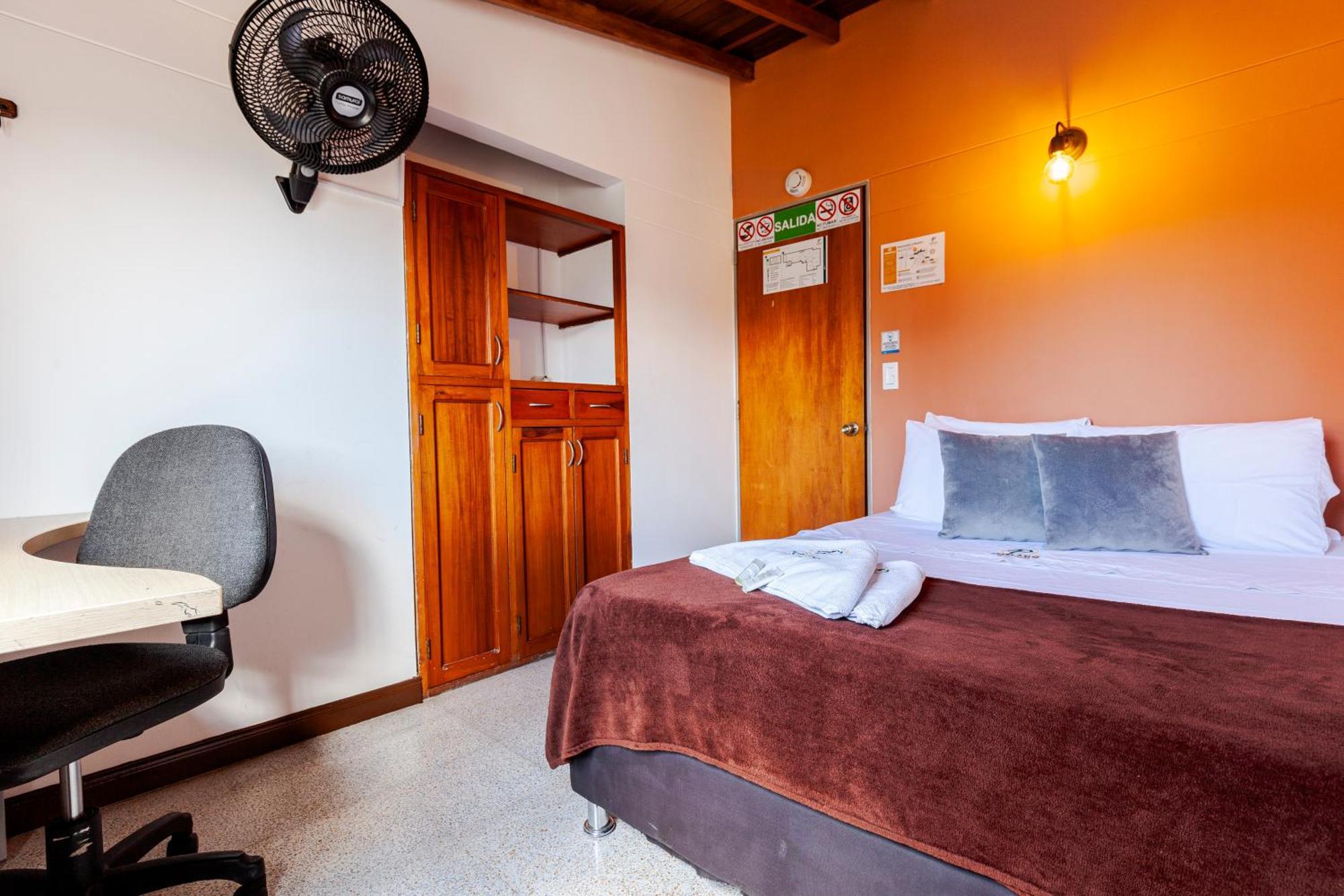 Poblado Guest House 麦德林 外观 照片
